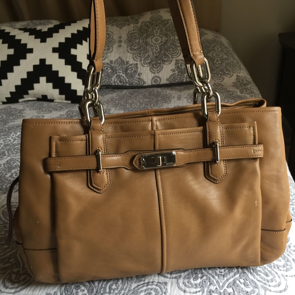 COACH Chelsea Leather Jayden Carryall 17811